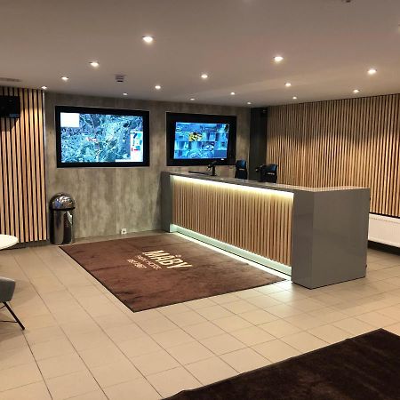 Maby Park Hotel Arlanda Bagian luar foto
